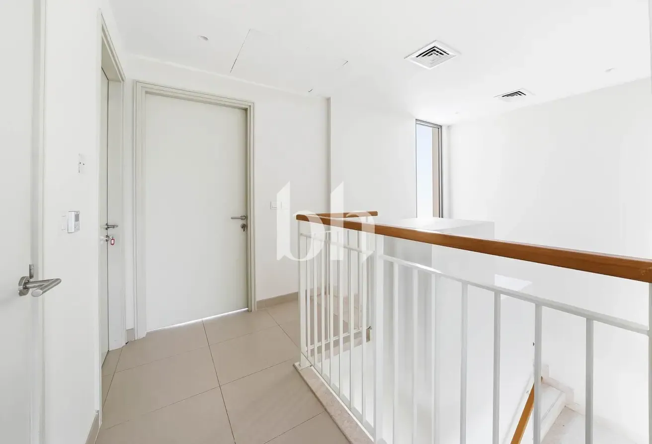 Greenbelt | Corner Unit | Near Facilities