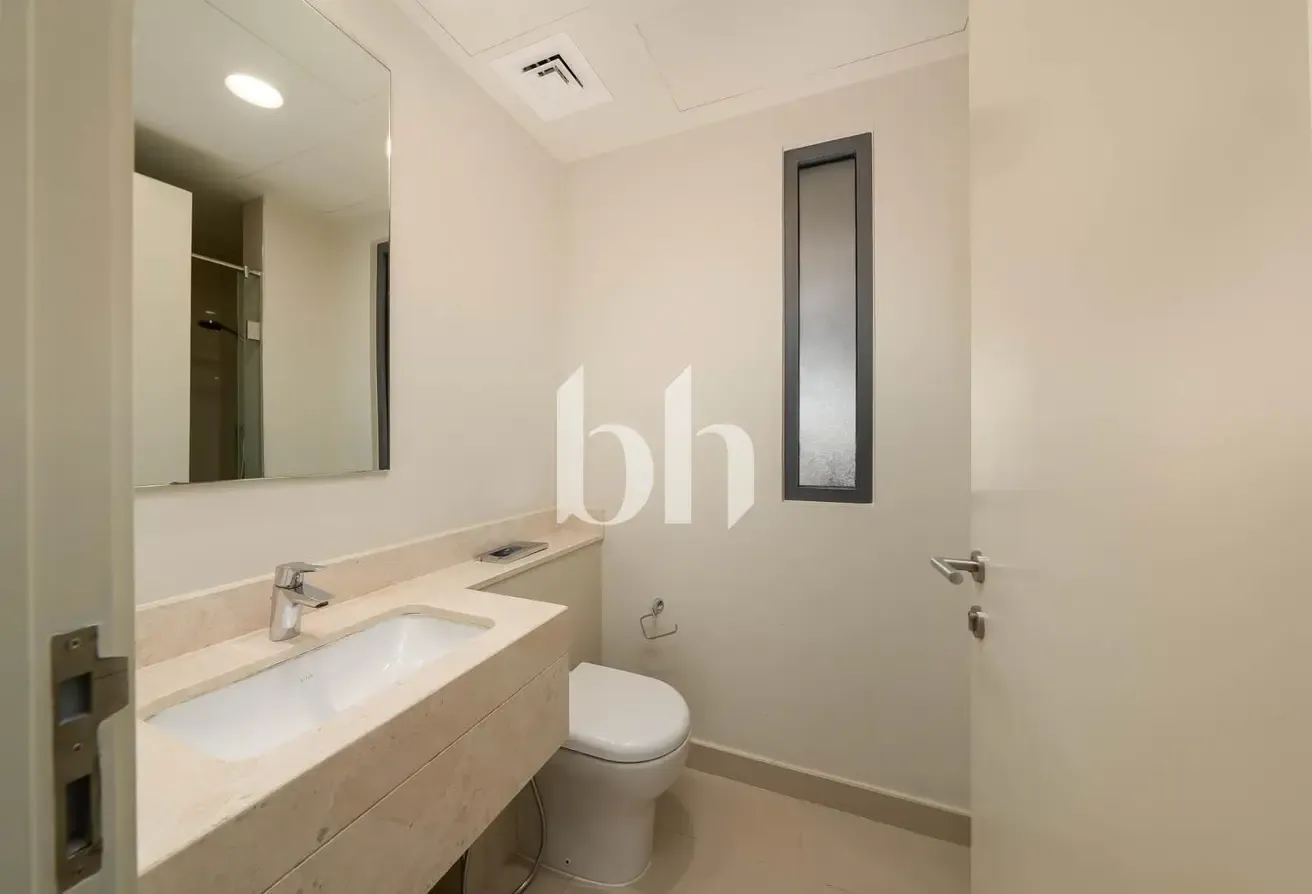 Greenbelt | Corner Unit | Near Facilities