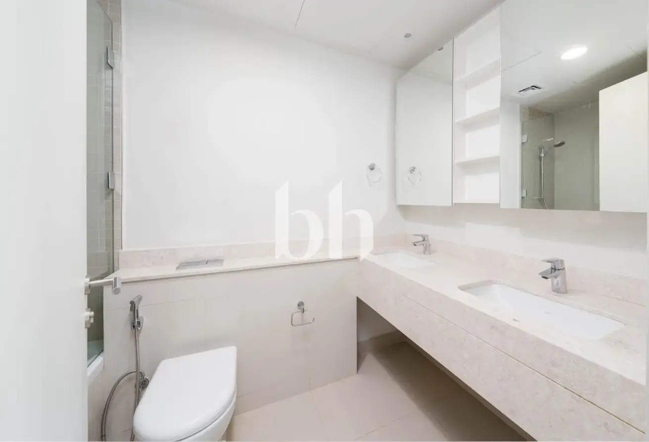 Greenbelt | Corner Unit | Near Facilities