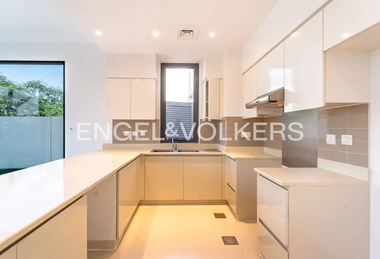 Corner Unit | Vacant on Transfer | Greenbelt Backing