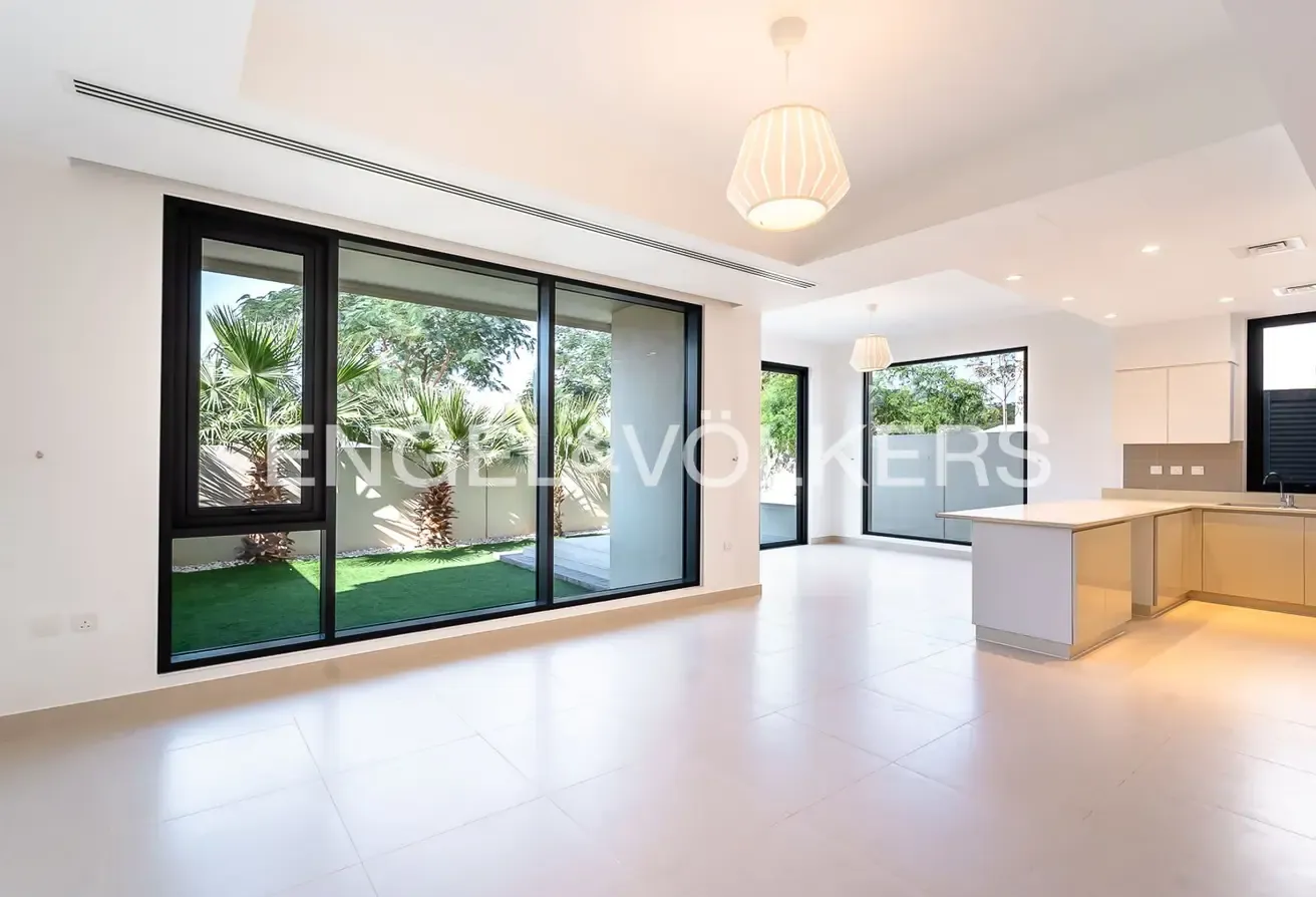 Corner Unit | Vacant on Transfer | Greenbelt Backing
