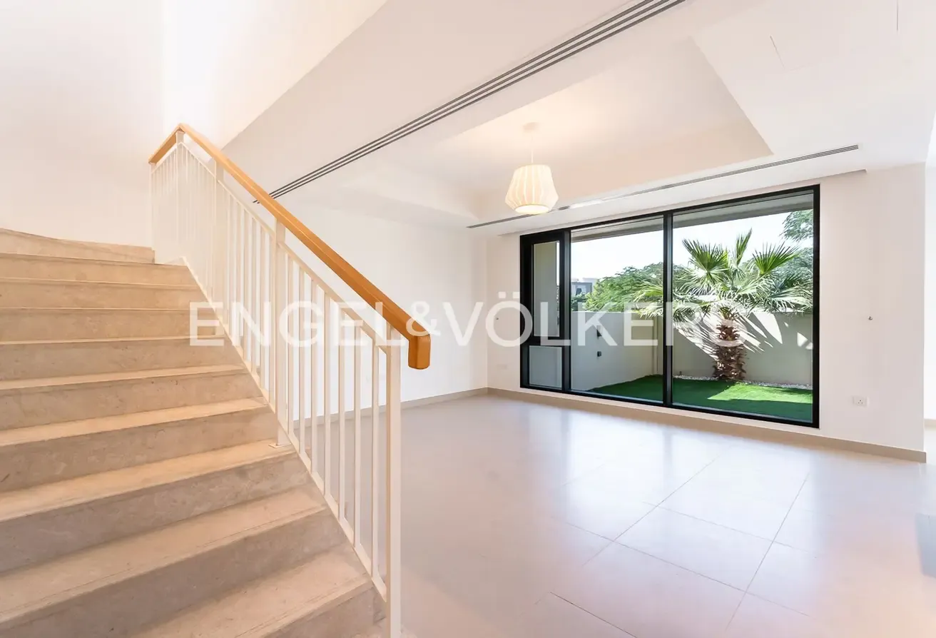 Corner Unit | Vacant on Transfer | Greenbelt Backing