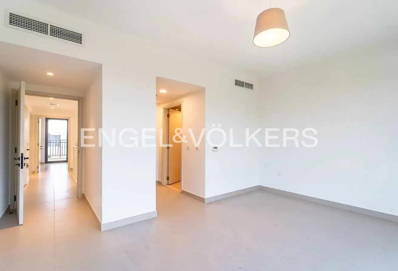 Corner Unit | Vacant on Transfer | Greenbelt Backing