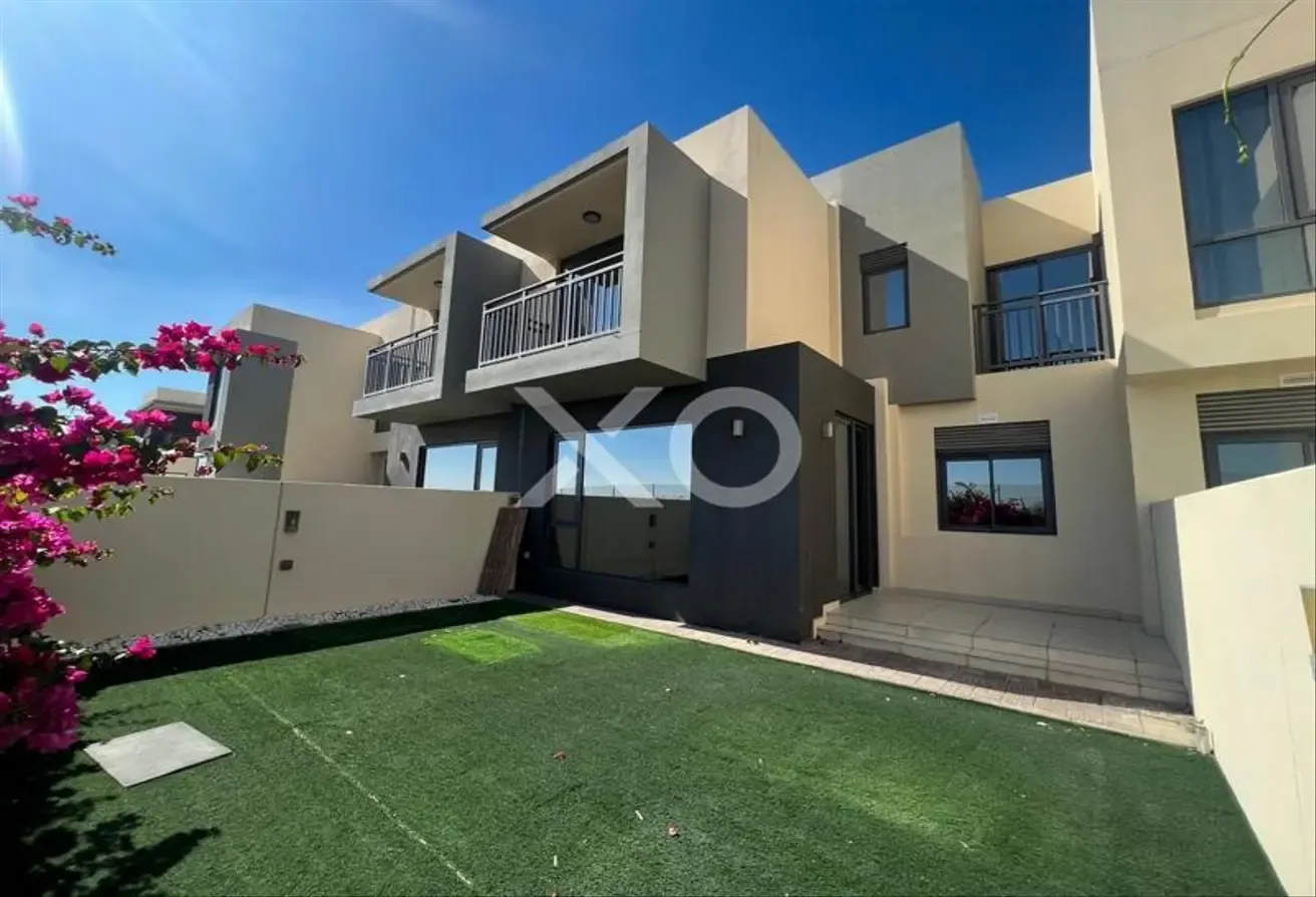 Genuine Listing|New Price| Vacant August