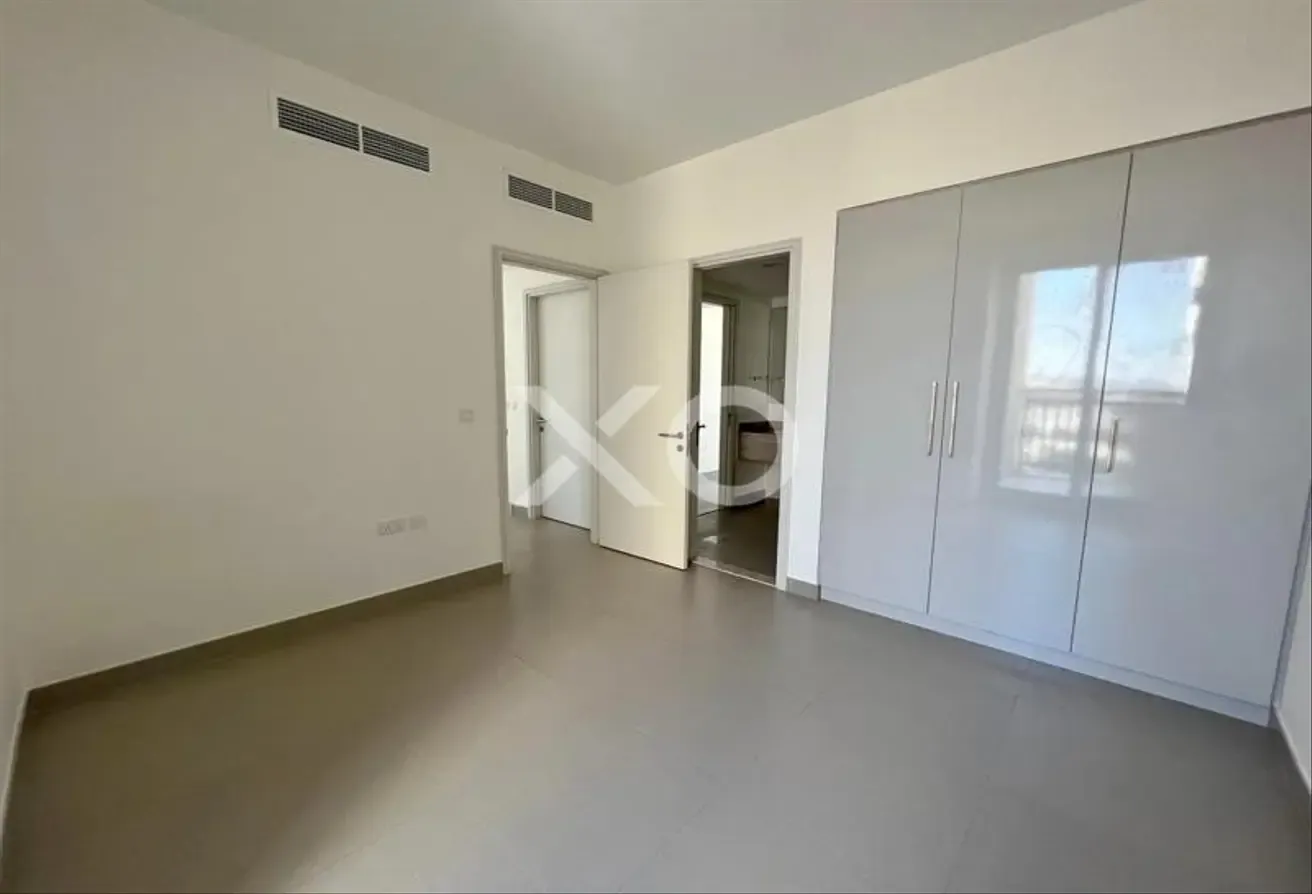 Genuine Listing|New Price| Vacant August