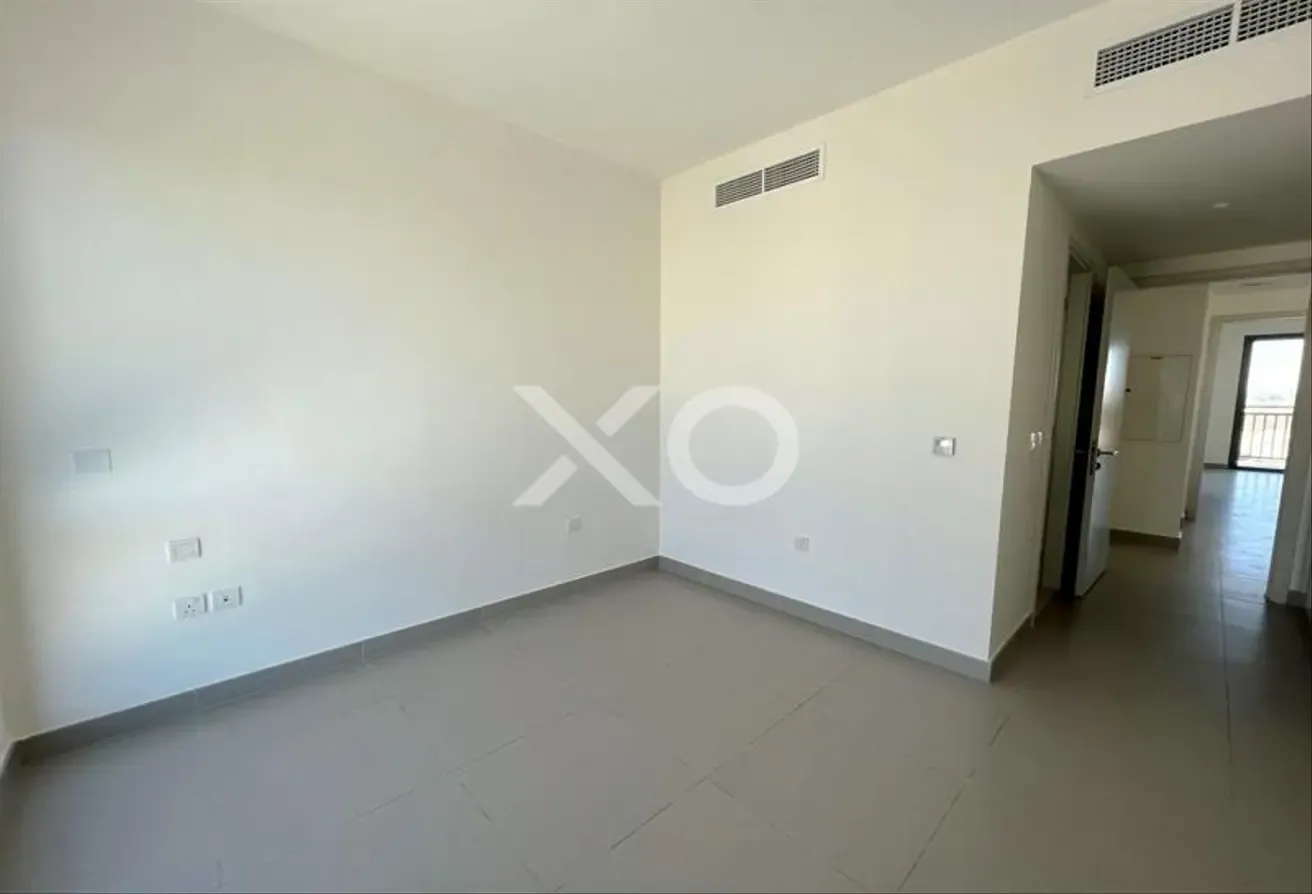 Genuine Listing|New Price| Vacant August