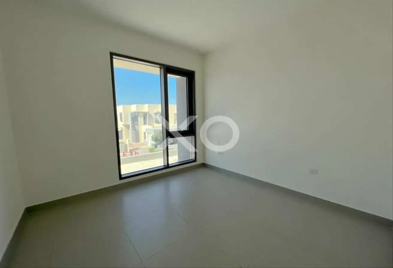 Genuine Listing|New Price| Vacant August