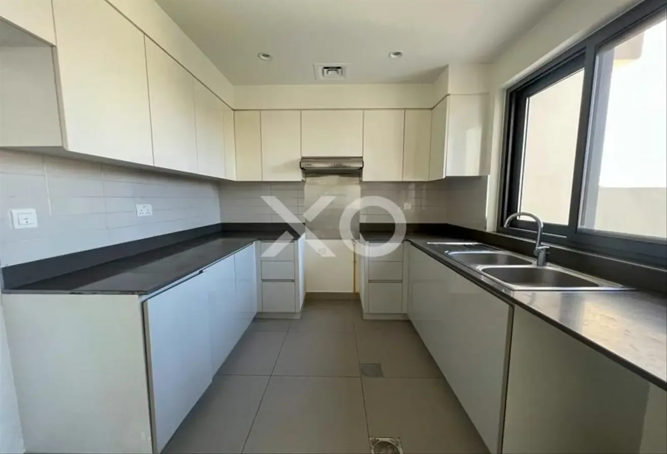 Genuine Listing|New Price| Vacant August