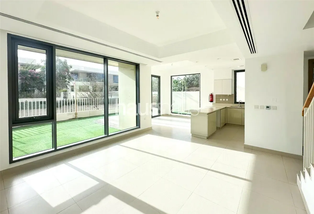 Greenbelt | Corner Unit | Vacant Now