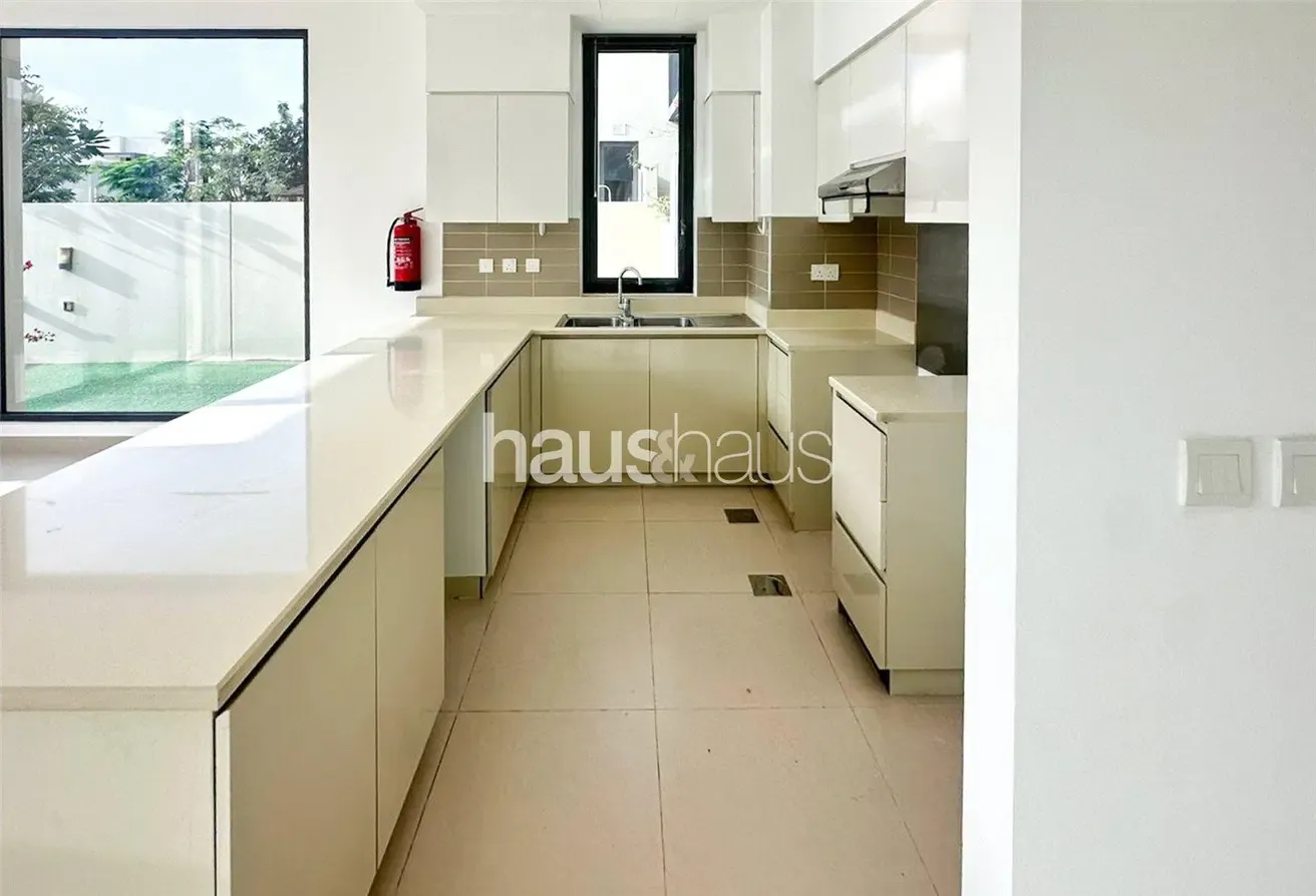 Greenbelt | Corner Unit | Vacant Now