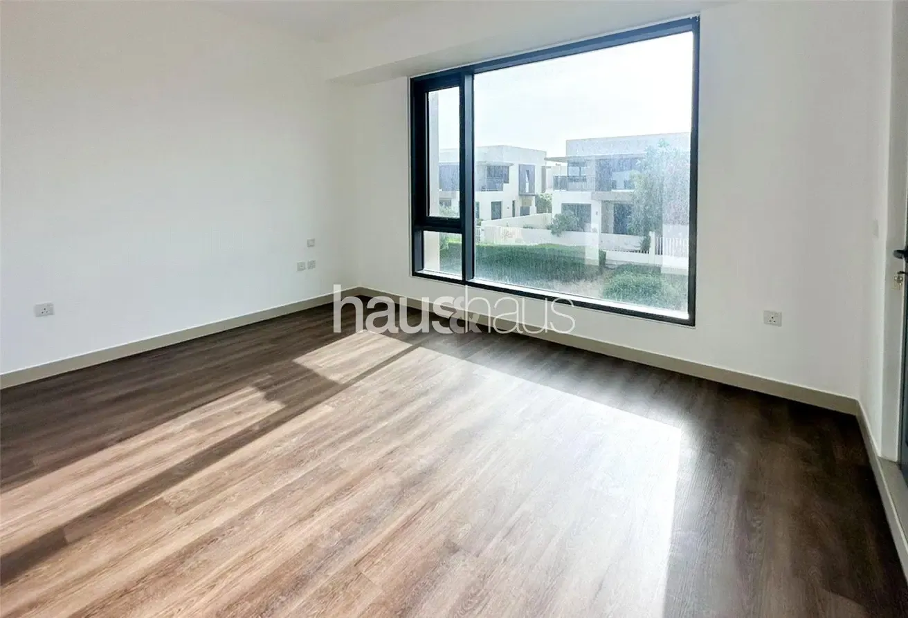 Greenbelt | Corner Unit | Vacant Now