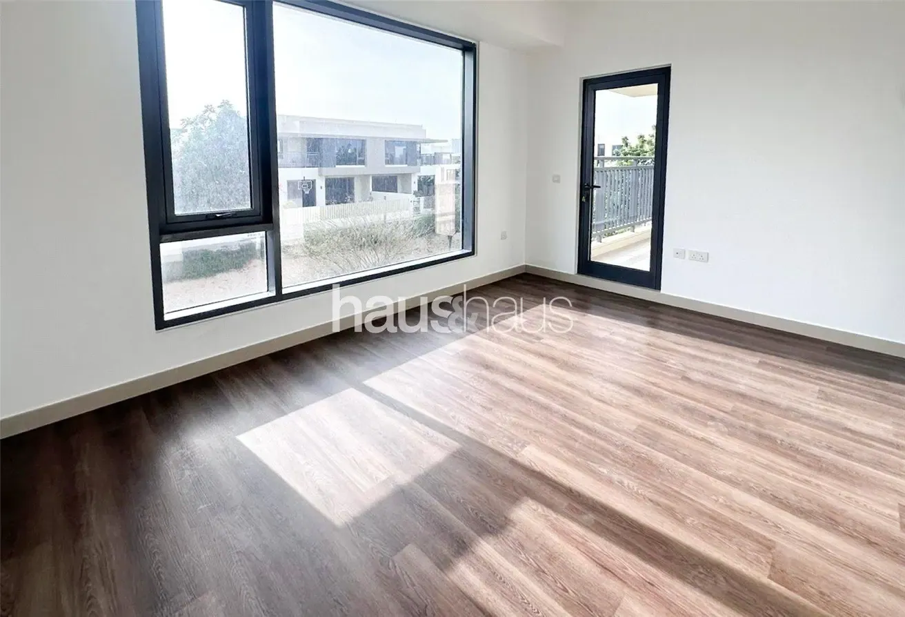 Greenbelt | Corner Unit | Vacant Now
