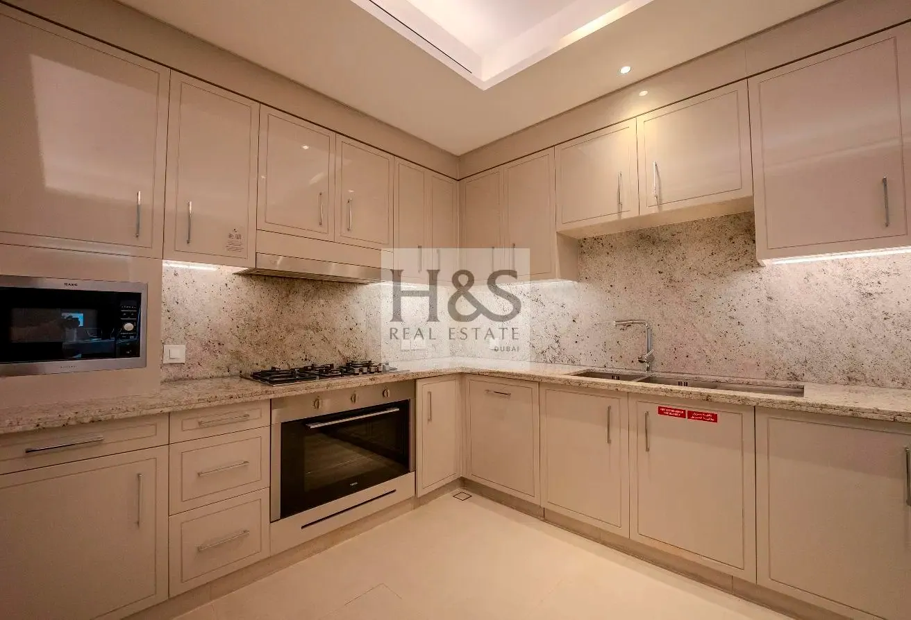 Fully Furnished |3BHK+Maid |Full Burj-Khalifa View