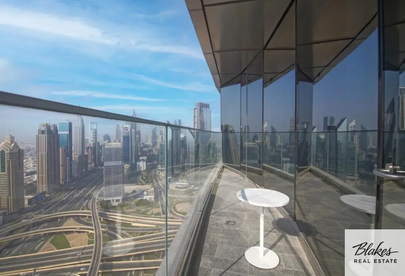 LARGE LAYOUT | Sea & Skyline View | BRANDED