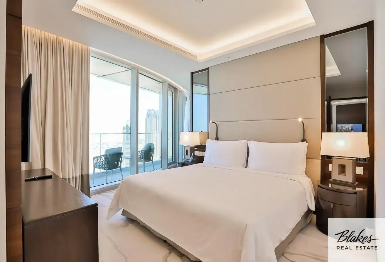 LARGE LAYOUT | Sea & Skyline View | BRANDED