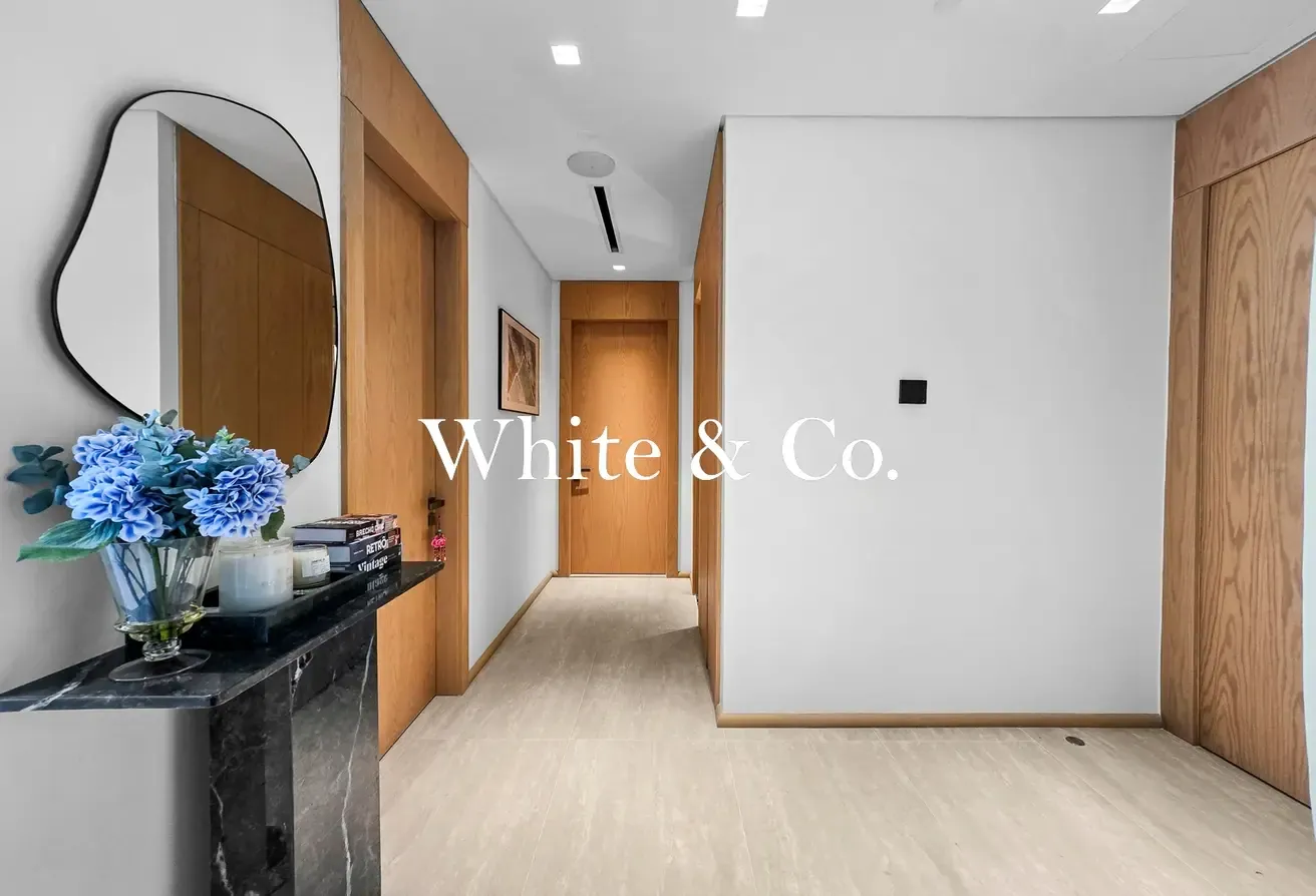 Premium Quality | Large Terrace | Vacant