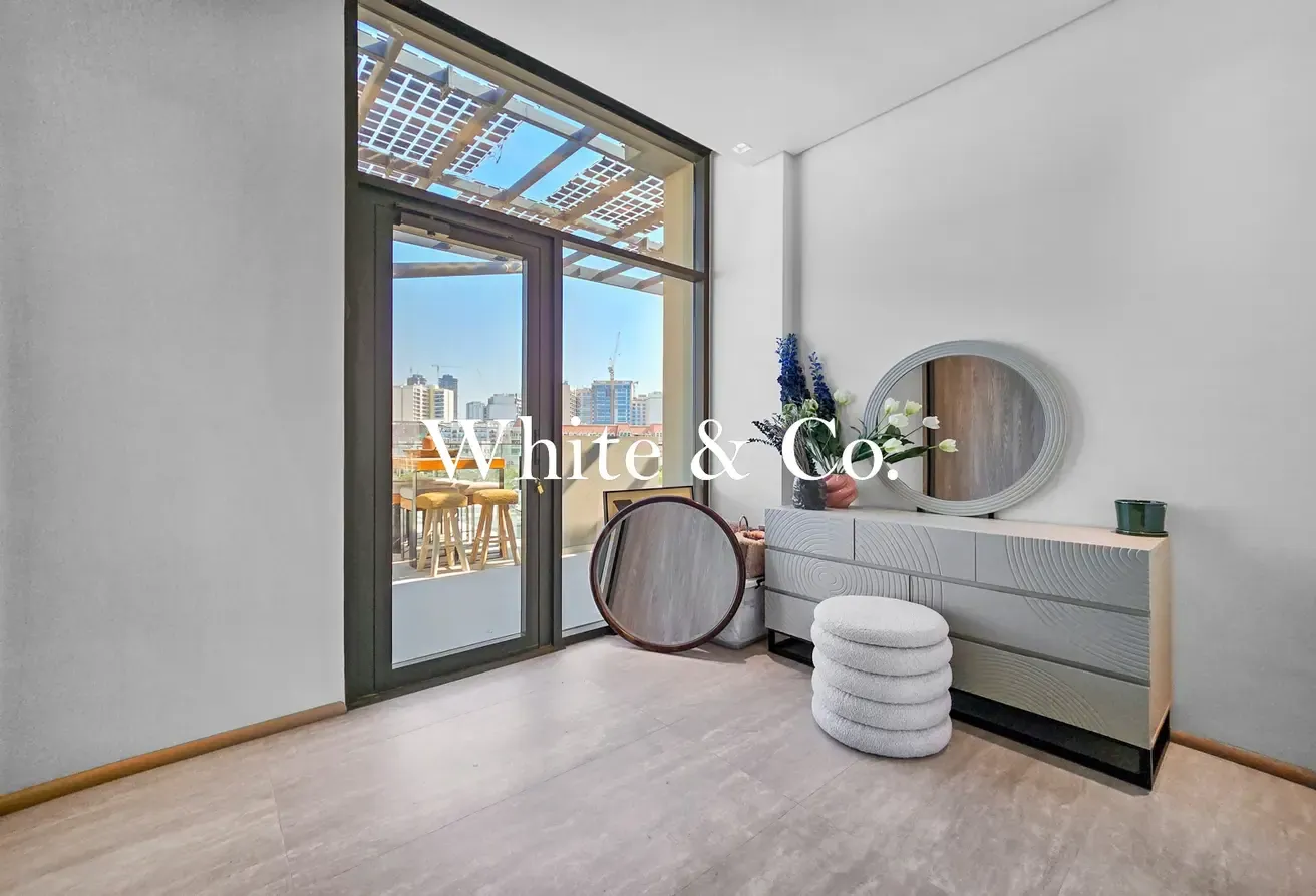 Premium Quality | Large Terrace | Vacant