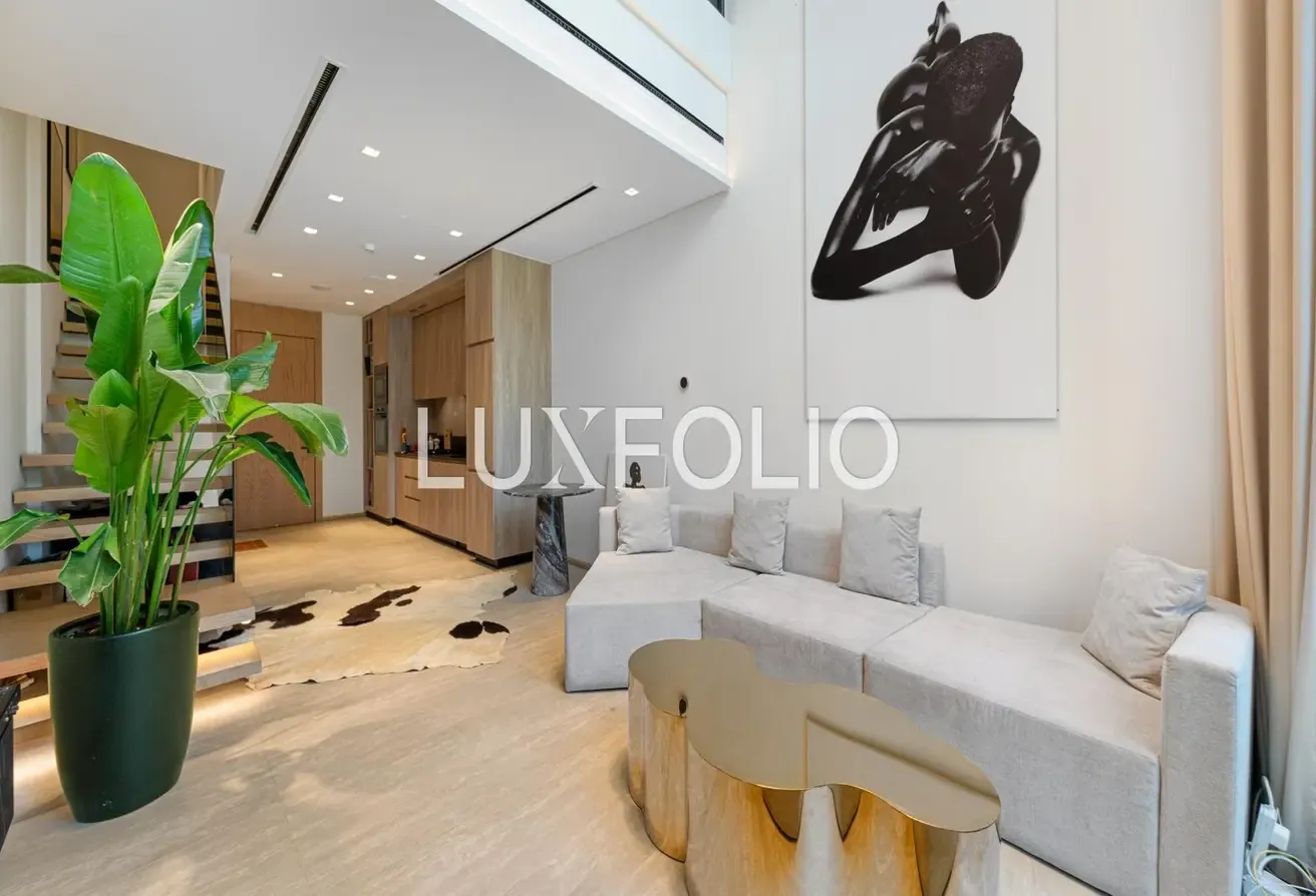STUNNING 1 BED | POOL VIEW | FULLY FURNISHED