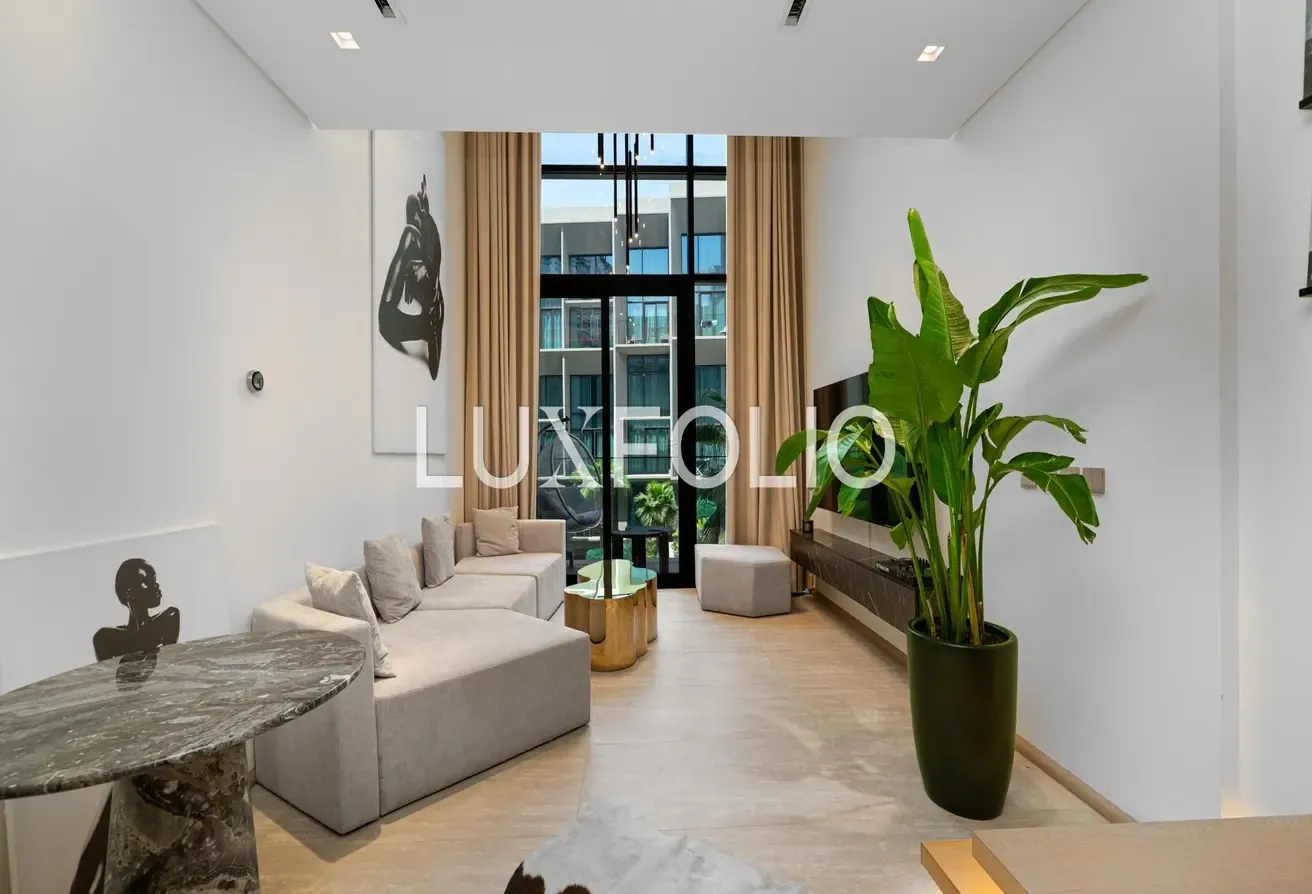 STUNNING 1 BED | POOL VIEW | FULLY FURNISHED