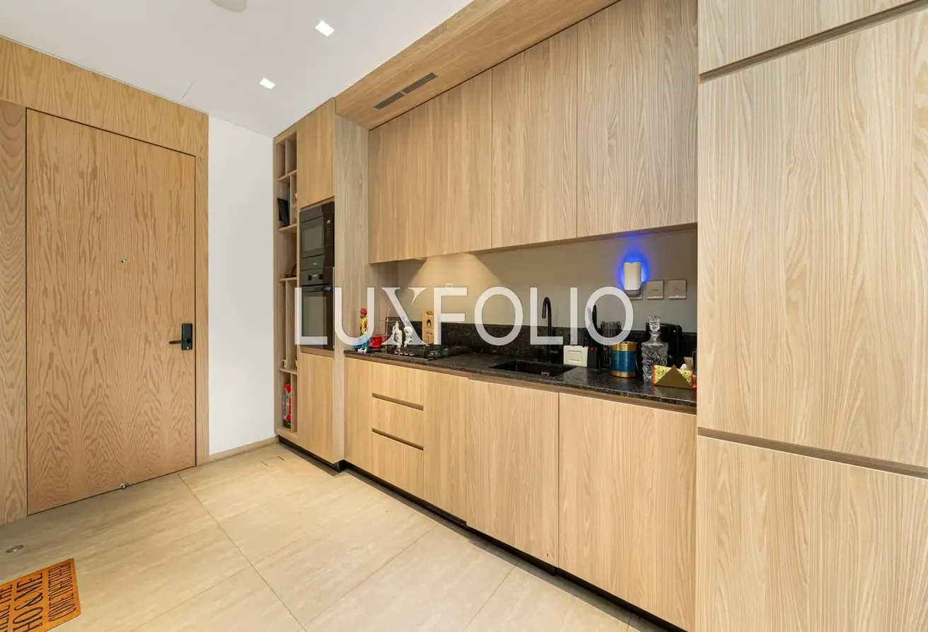 STUNNING 1 BED | POOL VIEW | FULLY FURNISHED