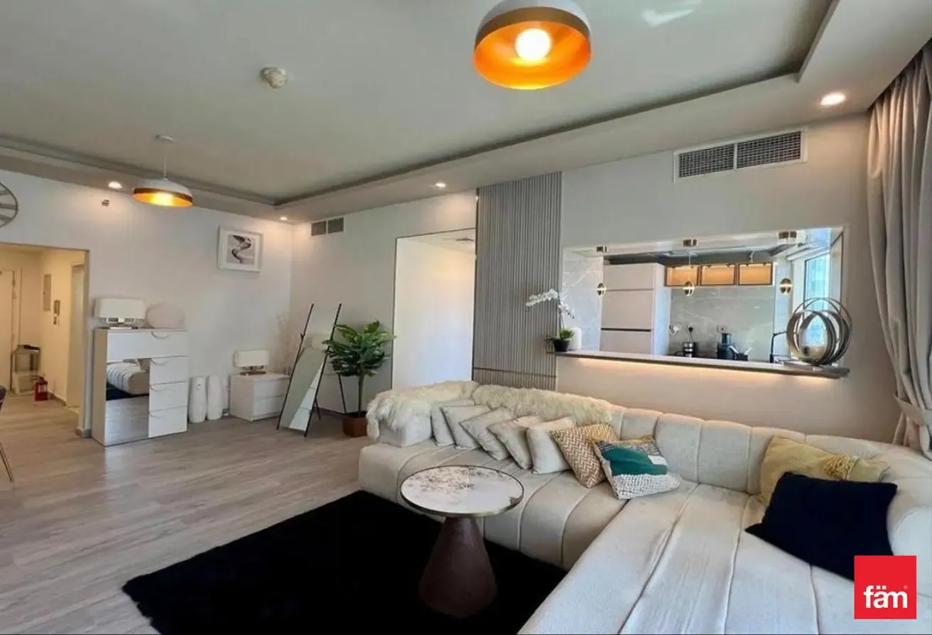Fully Furnished & Upgraded|Lake View|Reduced Price