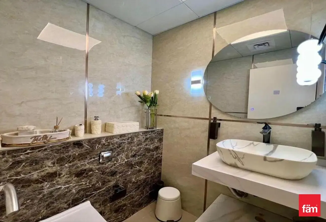 Fully Furnished & Upgraded|Lake View|Reduced Price