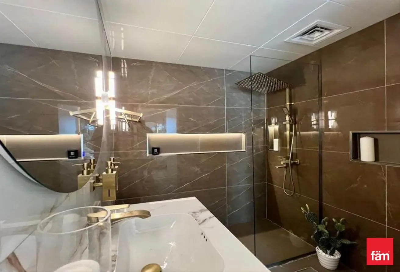 Fully Furnished & Upgraded|Lake View|Reduced Price