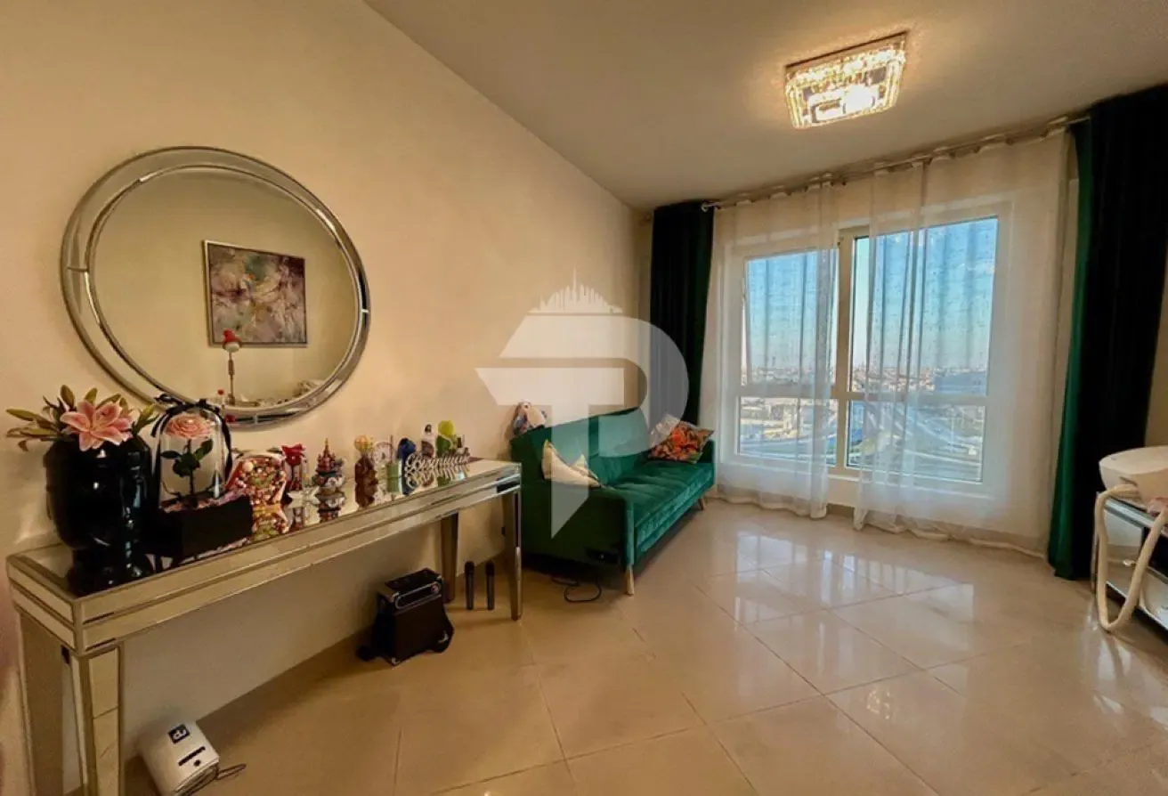 Vacant | Sunset View | Great Amenities