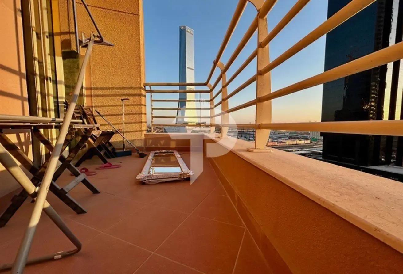 Vacant | Sunset View | Great Amenities