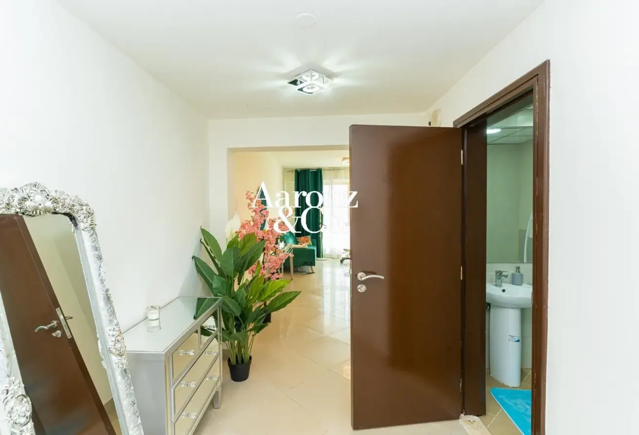 Fully Furnished | VOT | Corner Unit | Balcony