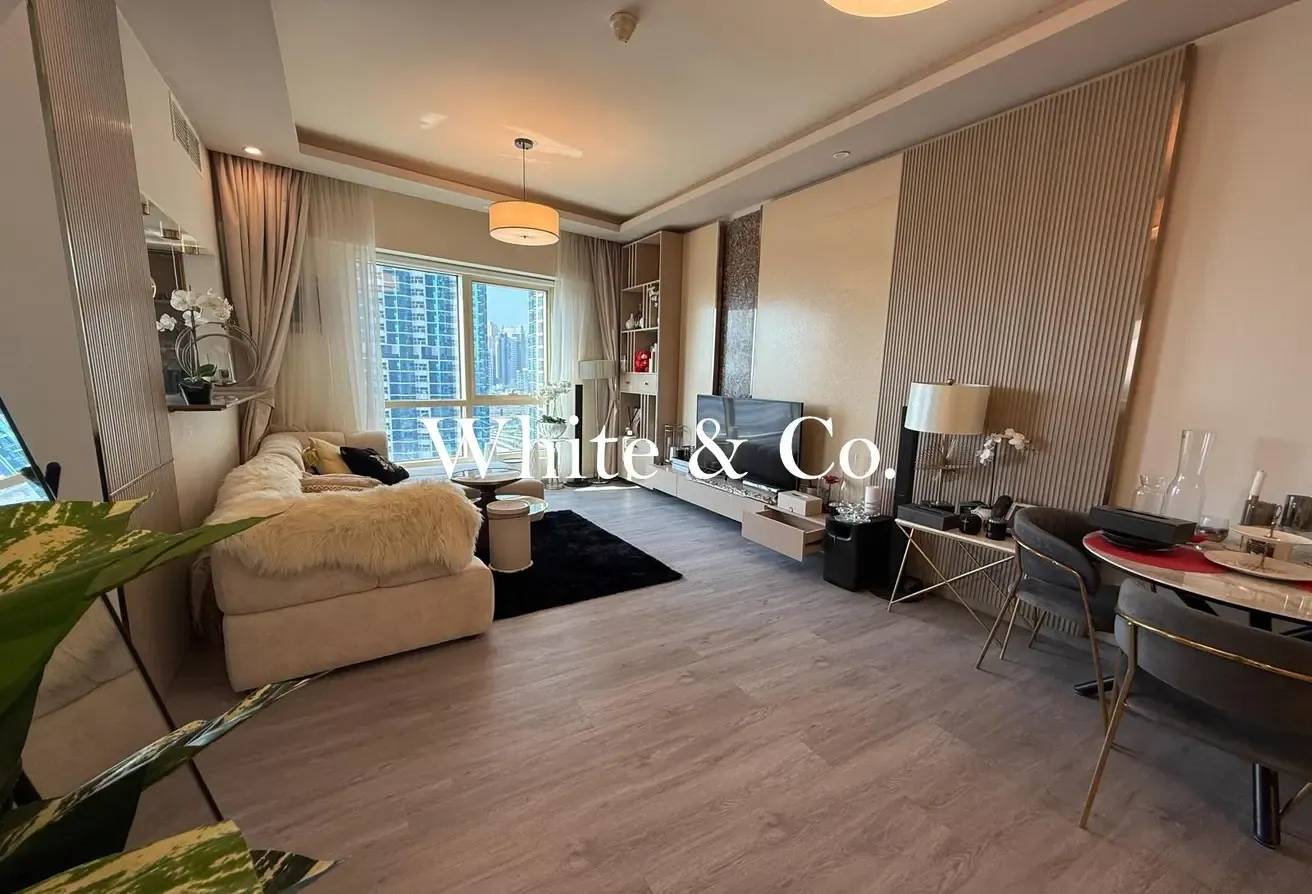 Fully Upgraded | Corner unit | Lake View