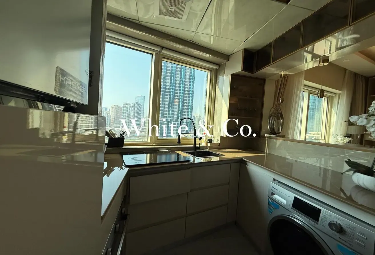 Fully Upgraded | Corner unit | Lake View