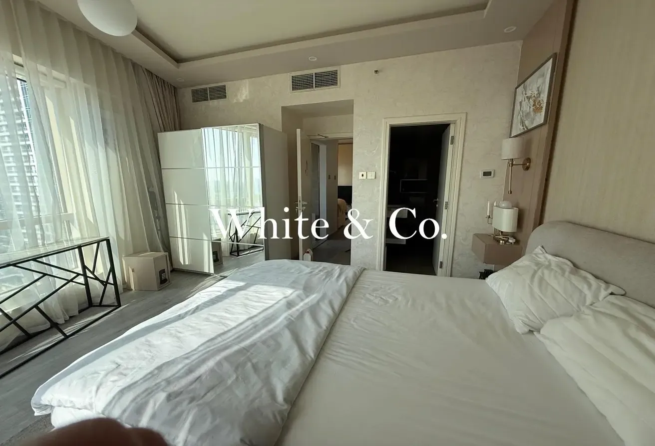 Fully Upgraded | Corner unit | Lake View