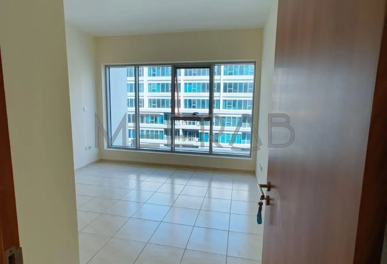 Large 1 BHK | High Floor | Vacant | Best Price