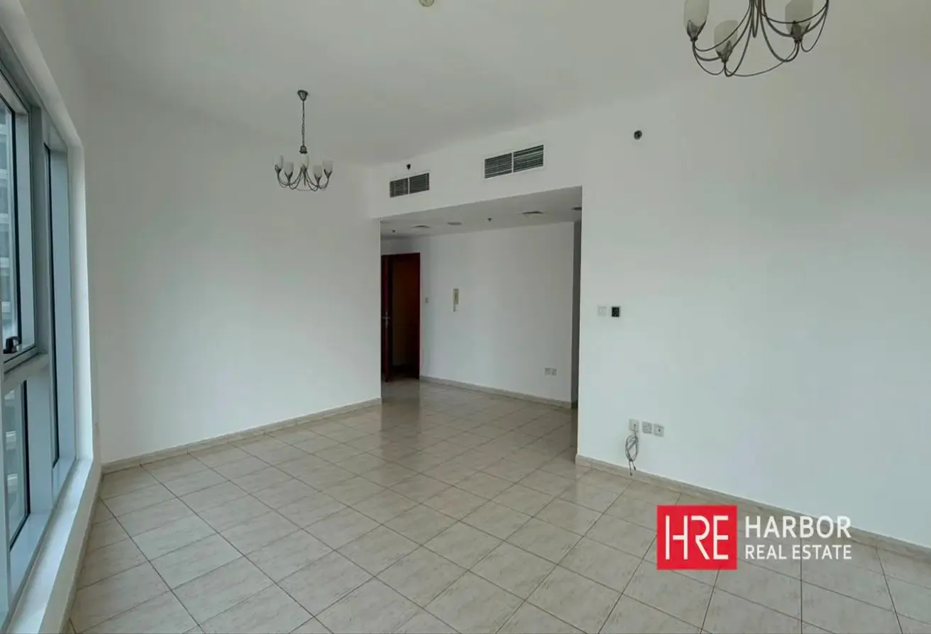 Spacious 2 BHK Corner Unit | Closed Kitchen