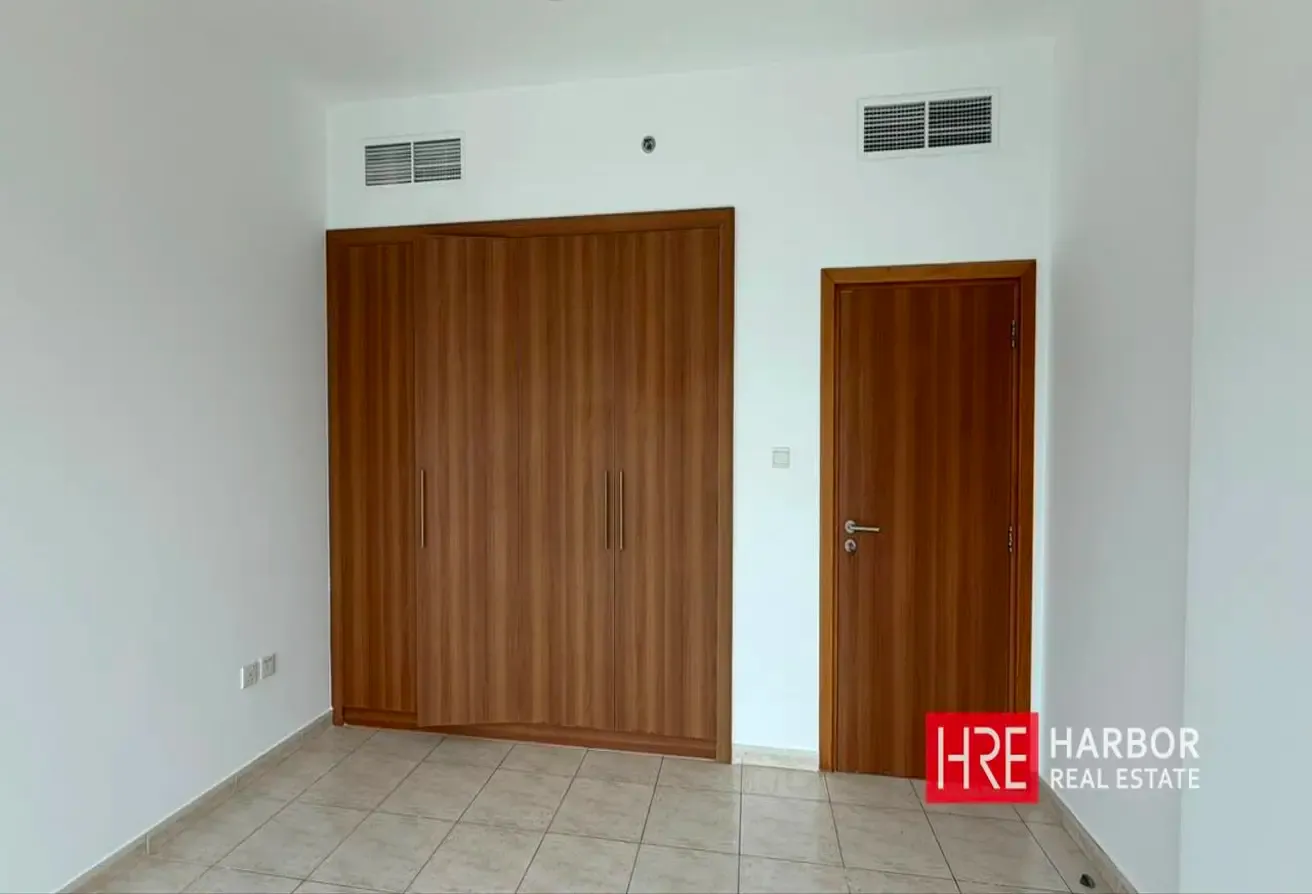 Spacious 2 BHK Corner Unit | Closed Kitchen