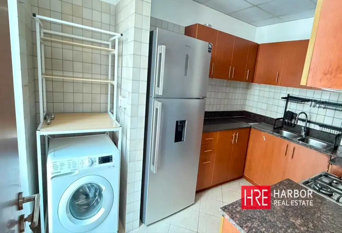 Spacious 2 BHK Corner Unit | Closed Kitchen