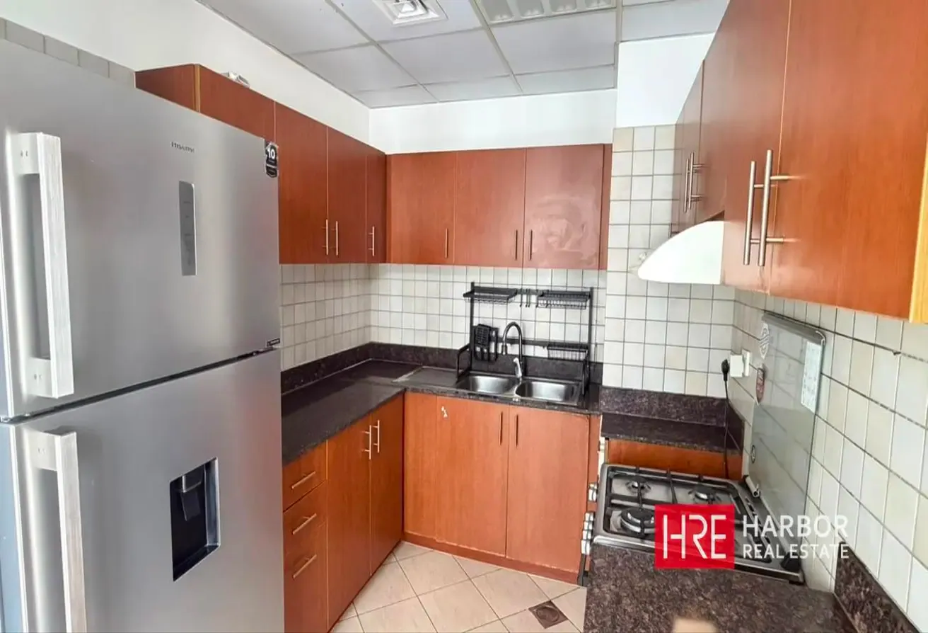 Spacious 2 BHK Corner Unit | Closed Kitchen