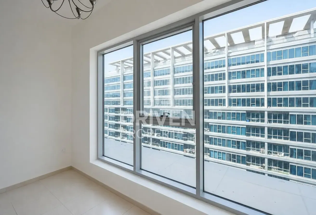 Great Location | Modern Layout | Community View