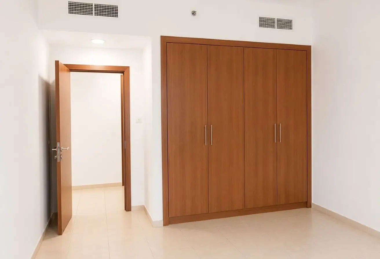 Comfortable 1BR | Attached Wardrobes | Skycourts D