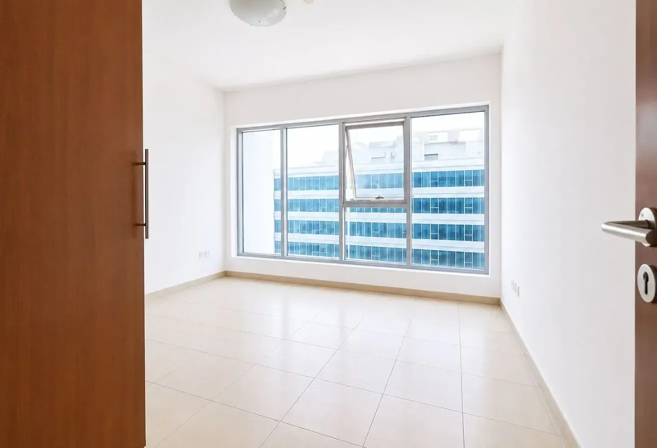 Comfortable 1BR | Attached Wardrobes | Skycourts D
