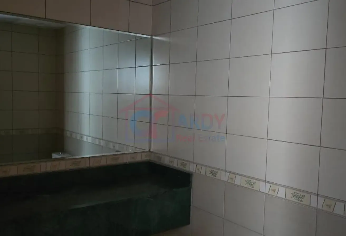 On Rental 2 bed bigger unit spacious in Skycourts