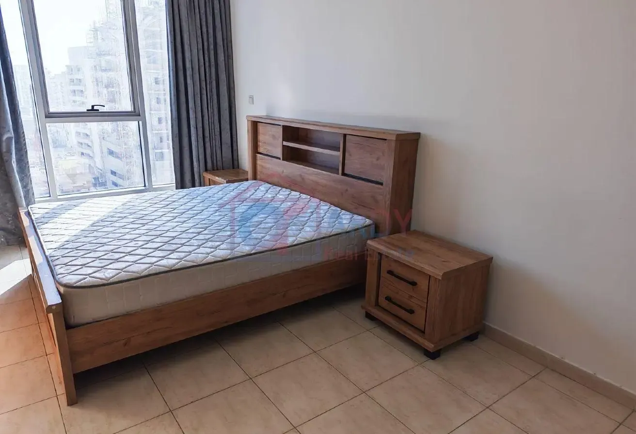 Furnished Studio spacious bright and ready to move