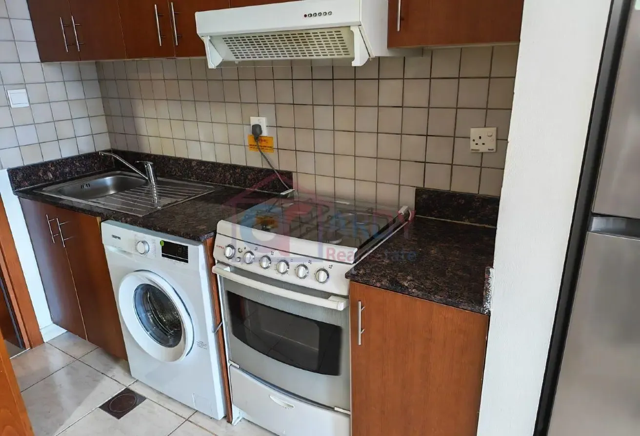 Furnished Studio spacious bright and ready to move