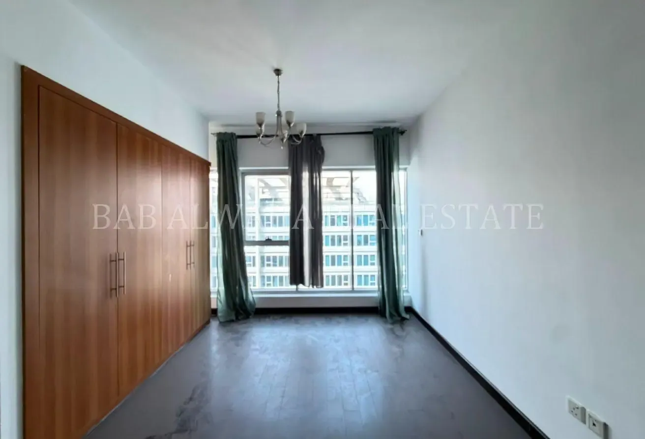 Modern&Bright Studio Spacious Living PrimeLocation