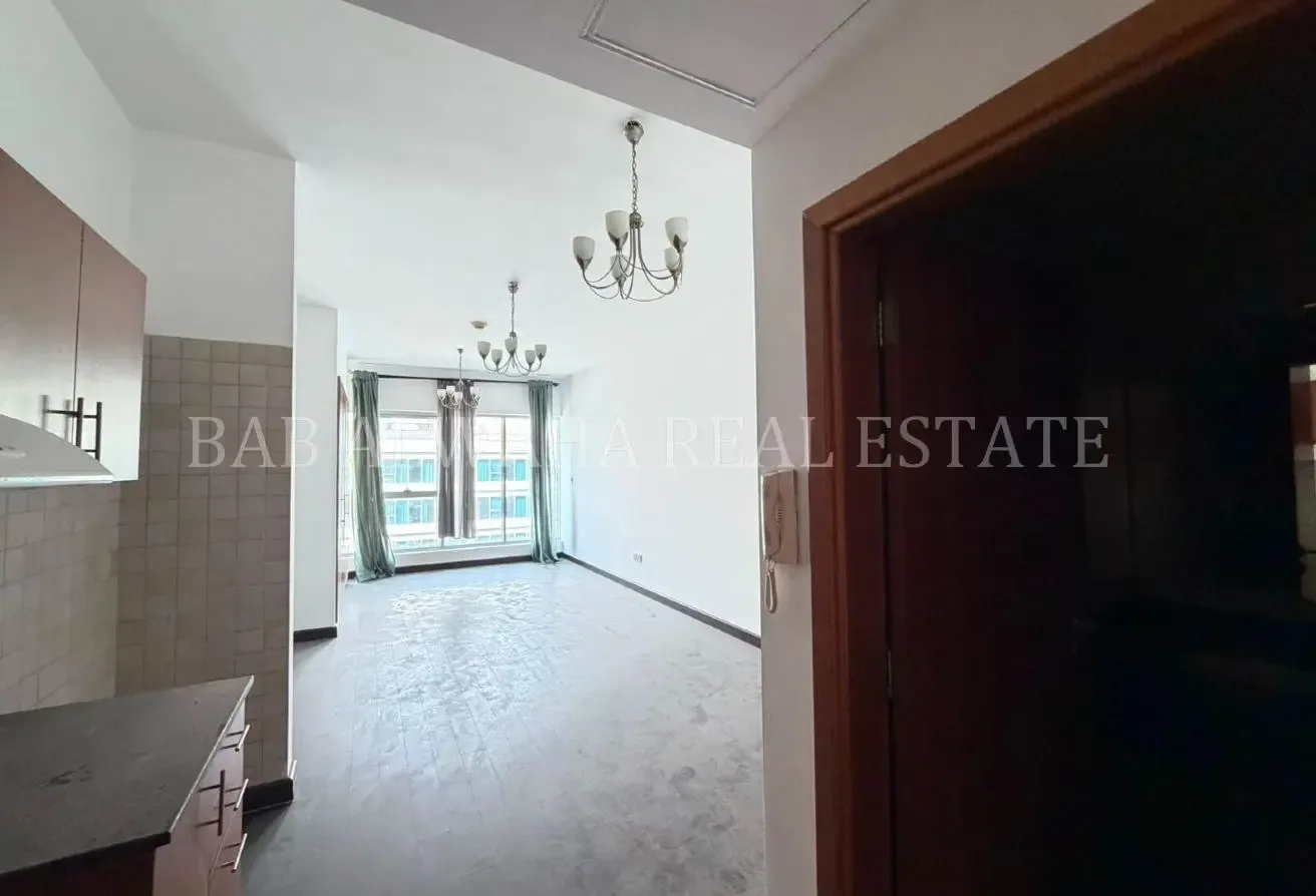 Modern&Bright Studio Spacious Living PrimeLocation