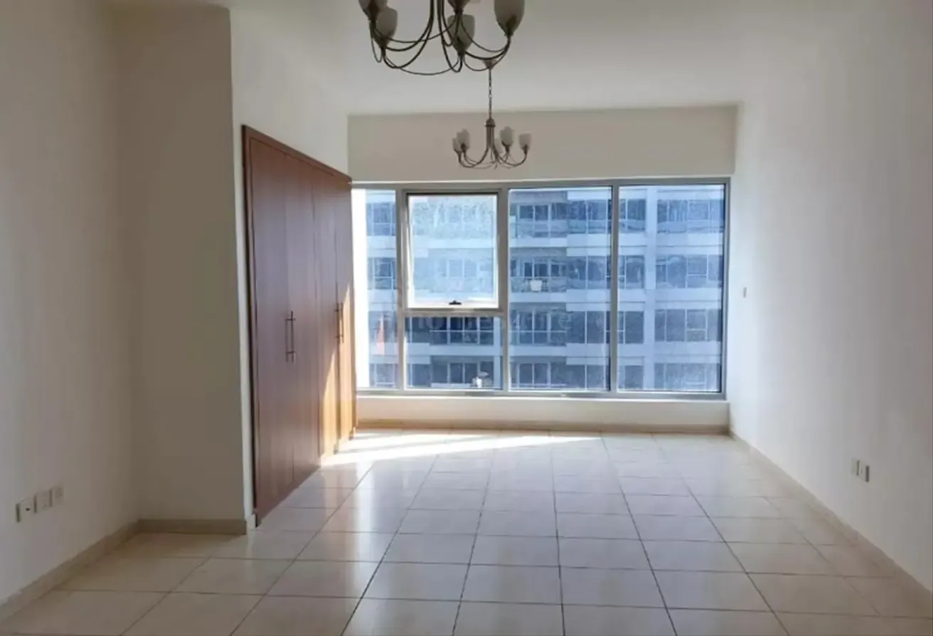 Pool View | Vacant | Mid Floor