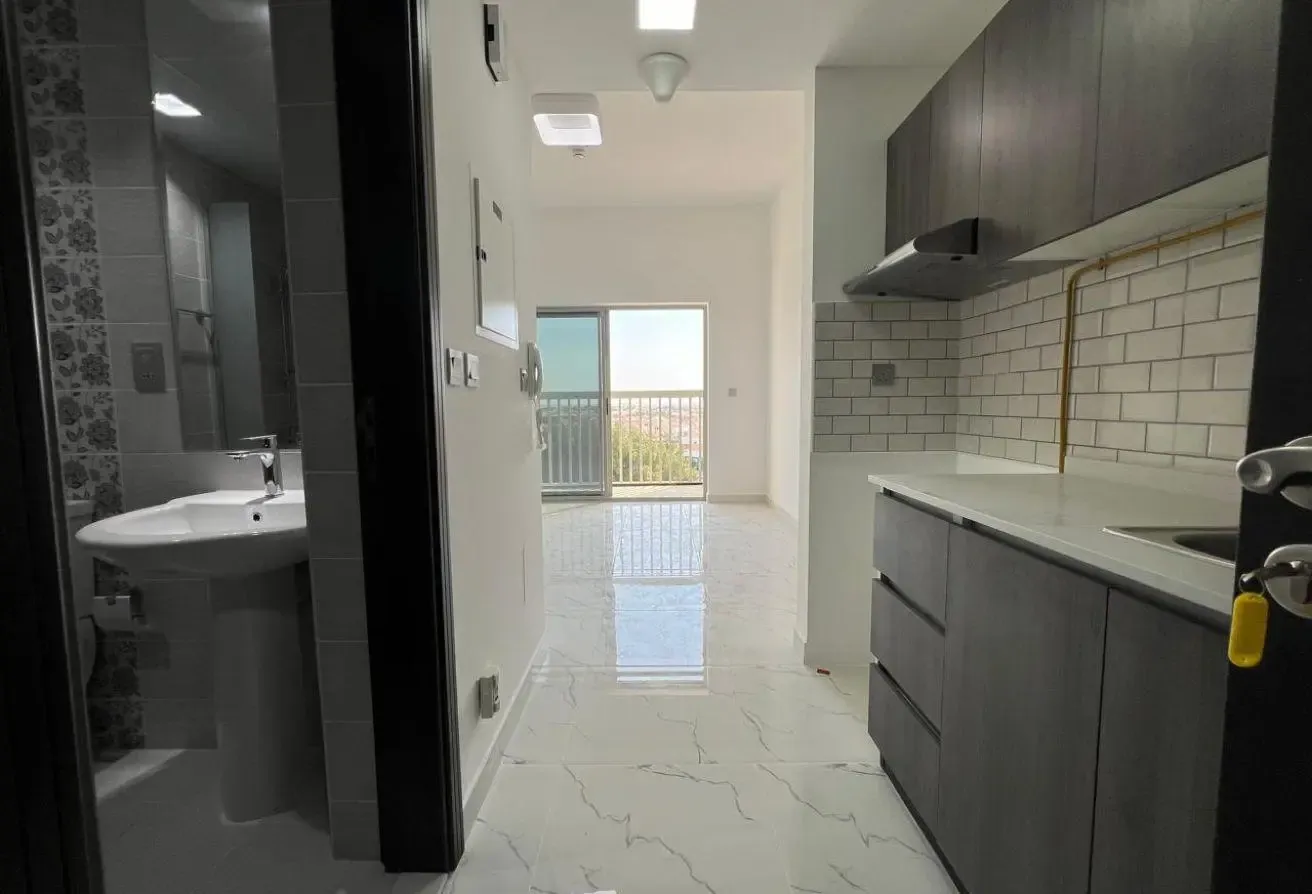 Bright Studio | 1 Bath | Balcony | Skycourts D