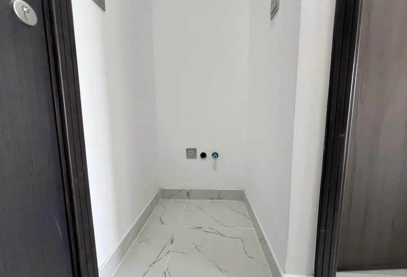 Bright Studio | 1 Bath | Balcony | Skycourts D