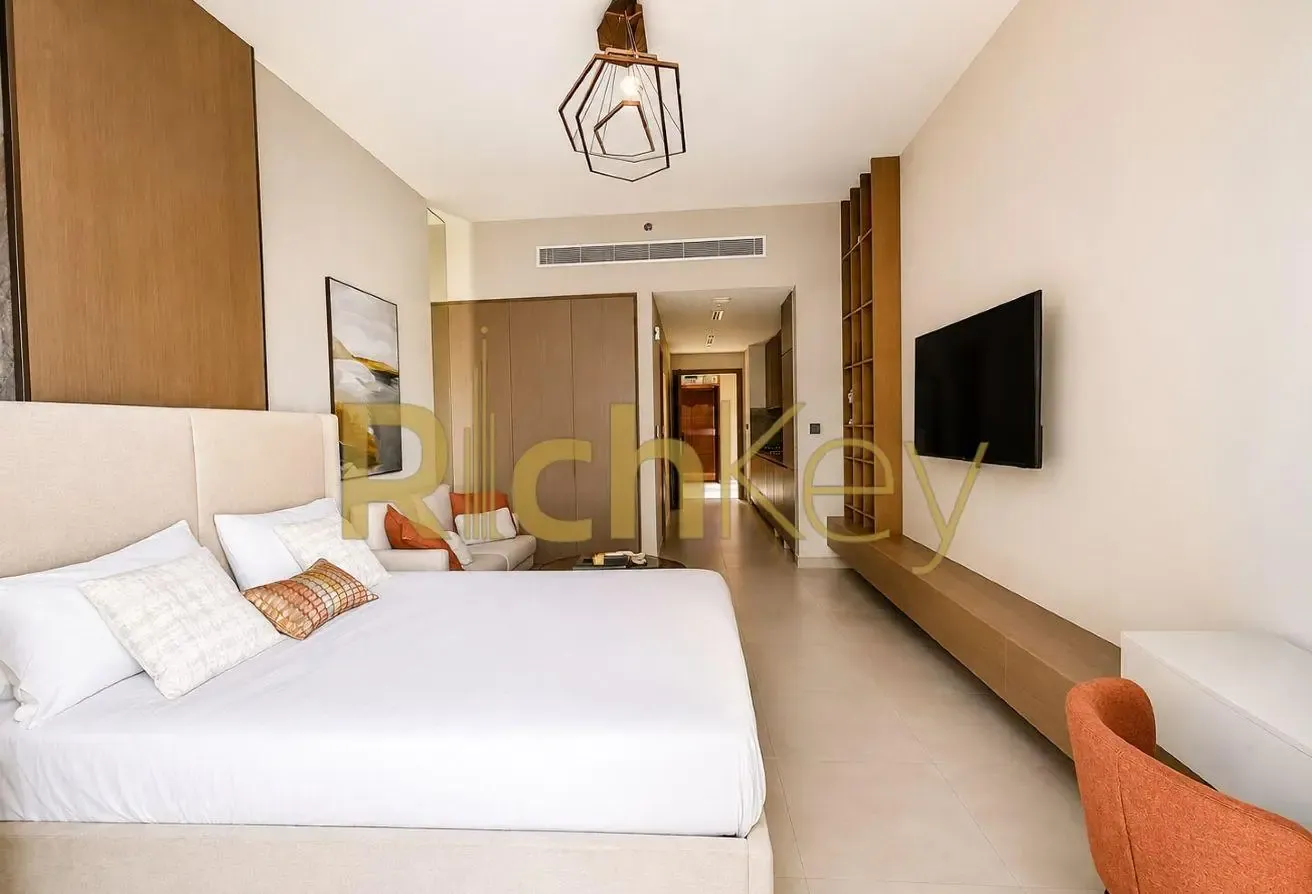 Fully Furnished|Modern Studio|Near Entrance & Exit
